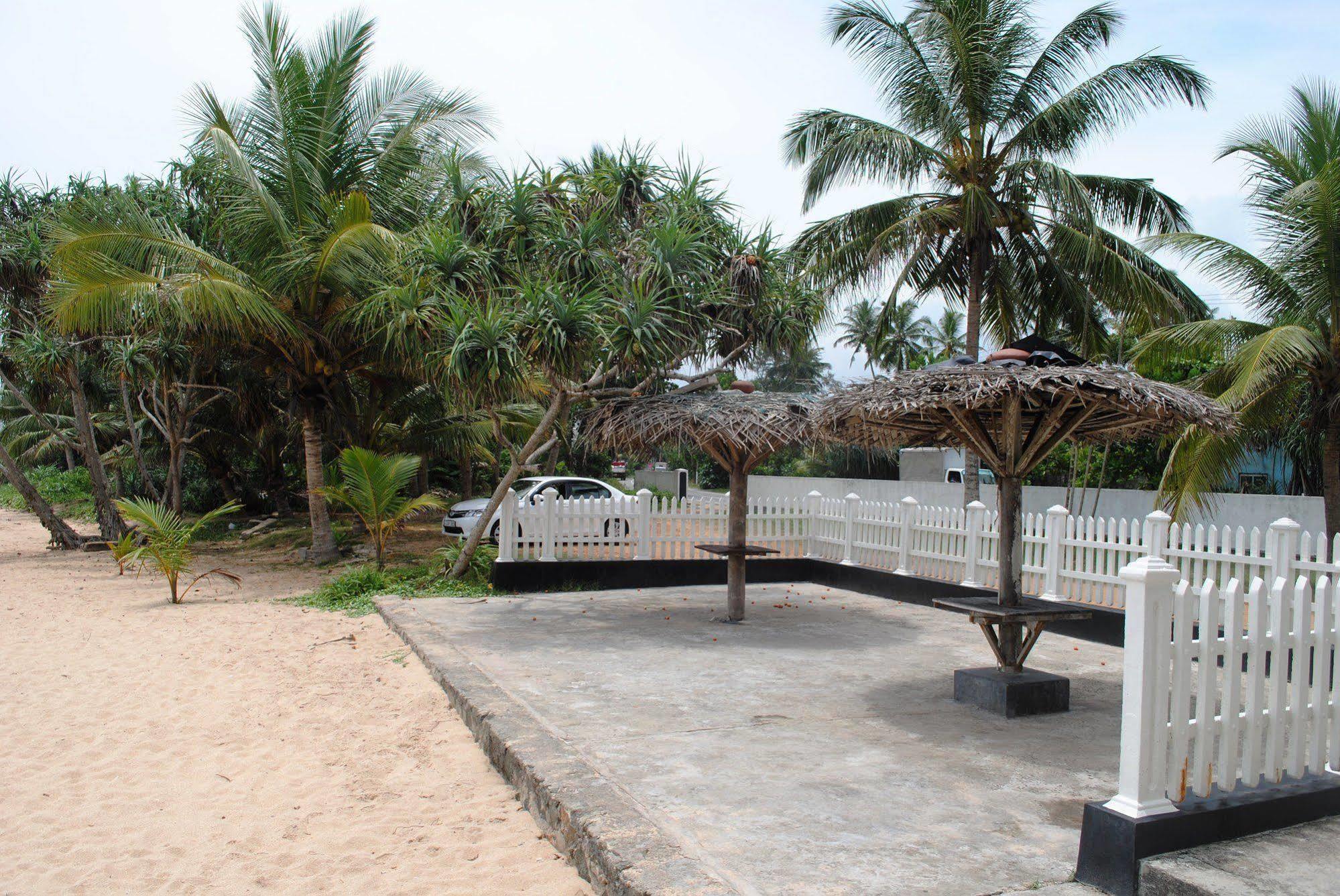 Ocean Reef Hotel Hikkaduwa Exterior foto
